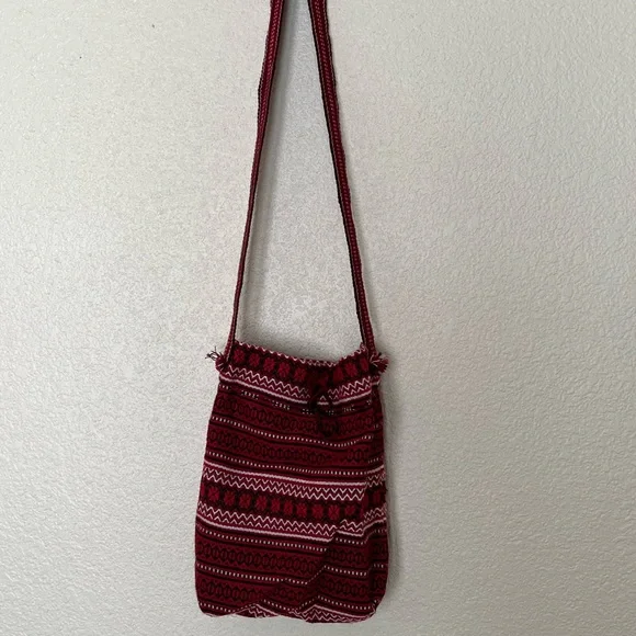 Handmade | Moldovan Knit Bucket Shoulder Bag - Picture 2 of 14